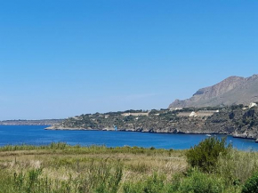 Margherita's nest by the sea with birds song